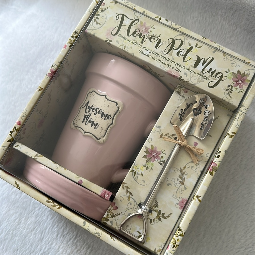 *NIB* 14 Oz. ‘Awesome Mom’ Flower Pot Mug